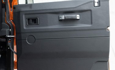 Land Rover Defender 110 Adventure Edition 16