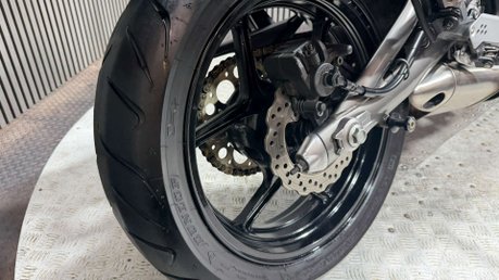 Kawasaki Er ER6 N 2010 ONLY 17K FULL LUGGAGE MOT SEPTEMBER 2027 650CC 38