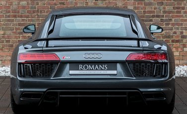Audi R8 V10 Plus 5
