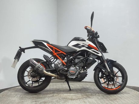 KTM Duke 2019 24k SPARE OR REPAIR PROJECT BIKE NAKED 125CC LEARNER BIKE