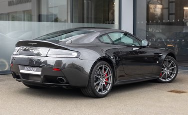 Aston Martin V12 Vantage S 4