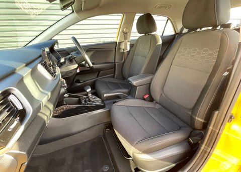 Kia Rio 1.0 T GDi 2 DCT 14