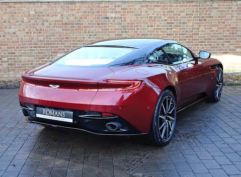 Aston Martin DB11 Launch Edition 27