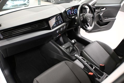 Audi A1 1.0 A1 Sportback 30 TFSI Technik 5dr 39