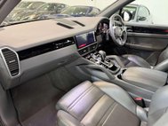 Porsche Cayenne 2.9T V6 S SUV 5dr Petrol TiptronicS 4WD Euro 6 (s/s) (440 ps) 39