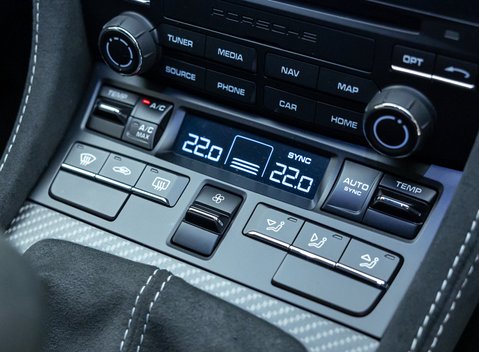 Porsche Cayman GT4 RS (718) 27