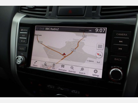 Nissan Navara 2.3 Navara Tekna dCi Auto 4WD 5dr 17