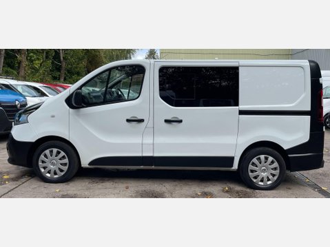 Renault Trafic 1.6 dCi 27 Business SWB Standard Roof Euro 6 5dr 11