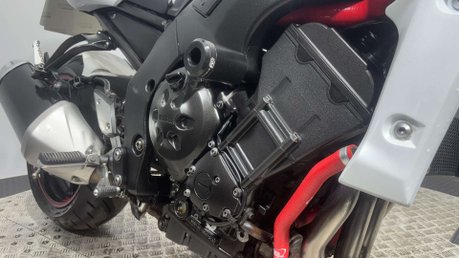 Yamaha FZ1 FAZER 2011 ONLY 19K VERY CLEAN 1000CC NAKED MOT SERVICED 12