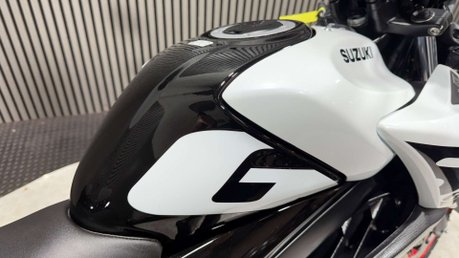 Suzuki GSX-S GSX 125 S 2024 ONLY 1K STUNNING 15BHP LEARNER 125CC SPORT 20