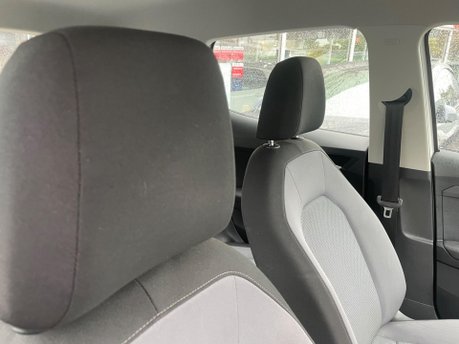 SEAT Arona TSI SE TECHNOLOGY FIRST EDITION 9