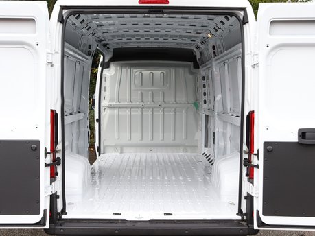 Vauxhall Movano L3H2 F3500 Prime 3
