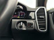 Porsche Cayenne V8 TURBO TIPTRONIC 68