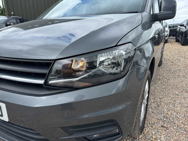 Volkswagen Caddy Maxi AUTO LWB L2H1 Low Roof Highline C20 Air Con Alloys Nav Sensors EURO 6 3