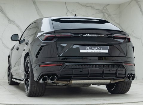 Lamborghini Urus 3