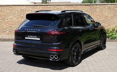 Porsche Cayenne Turbo 21