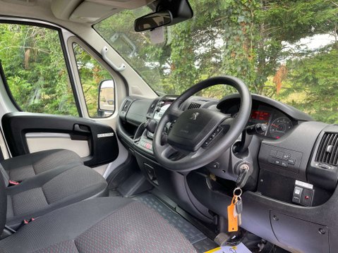Peugeot Boxer 2.2 440 17seat Non-D1 accessible Minibus Lite with full ramp. L4 H2 Euro 6 17