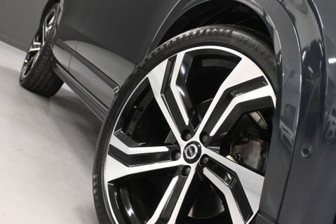 Volvo XC90 2.0 XC90 R-Design Pro B5 MHEV AWD Auto 4WD 5dr 4