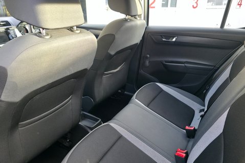 Skoda Fabia 1.2 SE TSI LOOK! £20.00 R/TAX .. 6 MAIN DEALER SERVICES! 1 OWNER..P/SENSORS 14