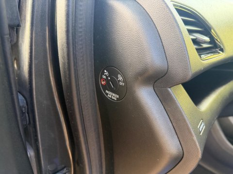 Vauxhall Viva 1.0i SE Euro 6 5dr (a/c) 23