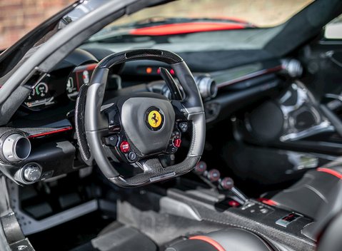 Ferrari LaFerrari 13
