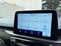 Ford Kuga 2.5 Duratec 14.4kWh Vignale SUV 5dr Petrol Plug-in Hybrid CVT Euro 6 (s/s) 33