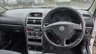 Vauxhall Astra 1.4i 16v Enjoy Hatchback 5dr Petrol Manual (167 g/km, 89 bhp) 53