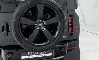 Land Rover Defender 110 D300 Hard Top X-Dynamic HSE 19