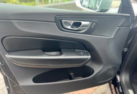 Volvo XC60 T5 R-DESIGN AWD PETROL AUTO 29