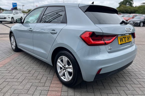 Audi A1 SPORTBACK 1.0 TFSI TECHNIK 14
