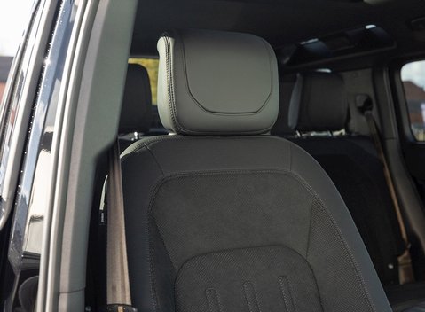 Land Rover Defender 110 V8 12