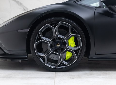 Lamborghini Huracan Tecnica 32