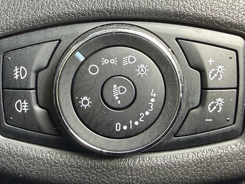 Ford Tourneo Connect 1.5 TDCi 120 Titanium 5dr 31