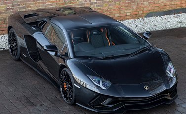 Lamborghini Aventador S LP740-4 Roadster 11