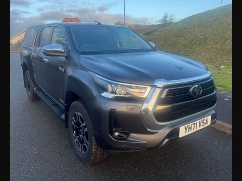 Toyota Hilux 2.8 HI-Luxury Invincible D-4D 4WD Double Cab Auto 4WD 5dr 1