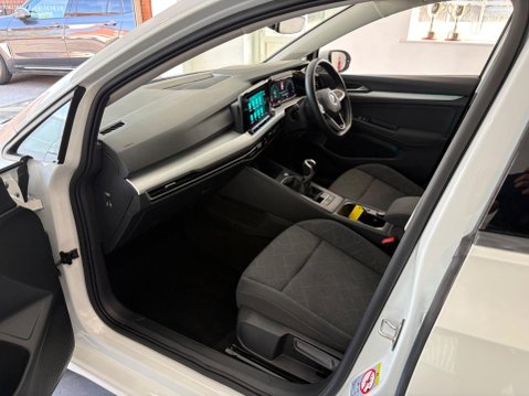 Volkswagen Golf 1.5 TSI Life Euro 6 (s/s) 5dr 22
