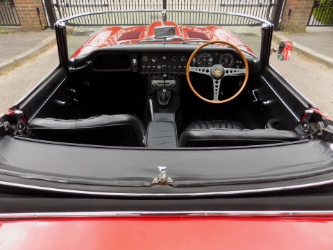 Jaguar E-Type S1½ 4.2 Roadster 24