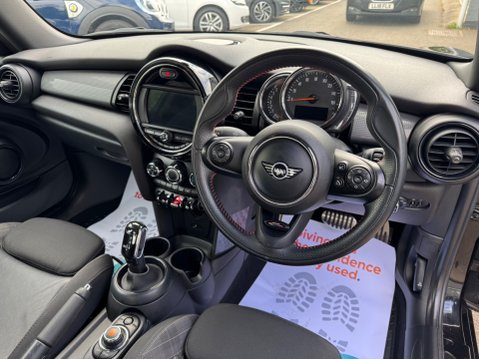 Mini Hatch COOPER 37