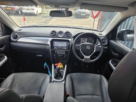 Suzuki Vitara SZ5 1.6 9