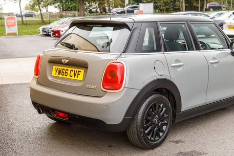 Mini Hatch COOPER 7