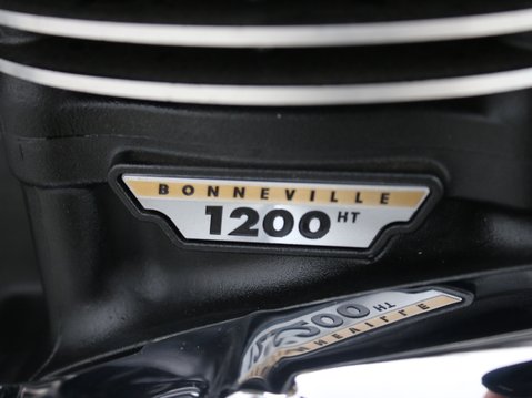 Triumph Bonneville T120 Diamond 18