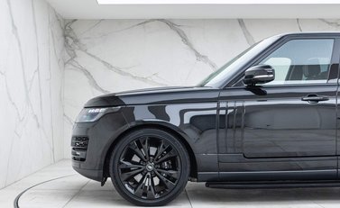 Land Rover Range Rover P565 SVAutobiography Dynamic Black 32