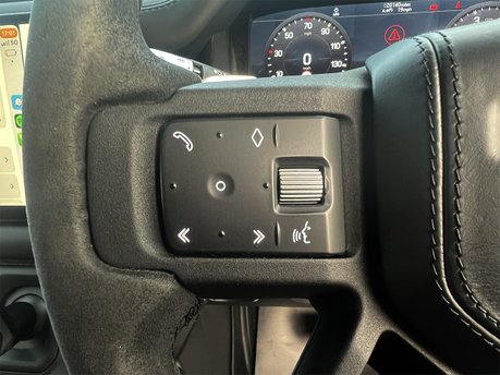 Land Rover Defender V8 58