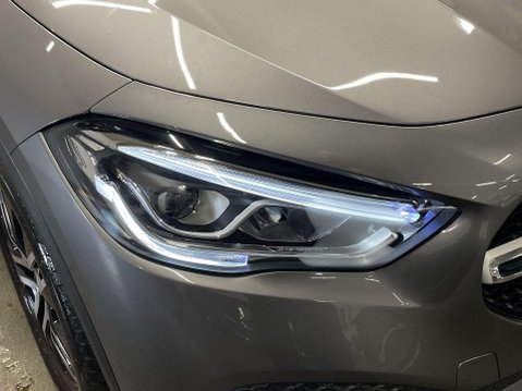 Mercedes-Benz GLA 2.0 GLA200d Sport SUV 5dr Diesel 8G-DCT Euro 6 (s/s) (150 ps) 22