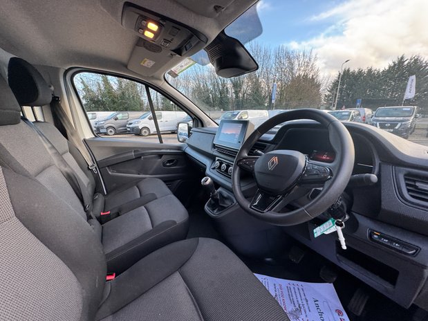 Renault Trafic LWB L2H1 Low Roof Advance Ll30 Air Cruise SELECT 15