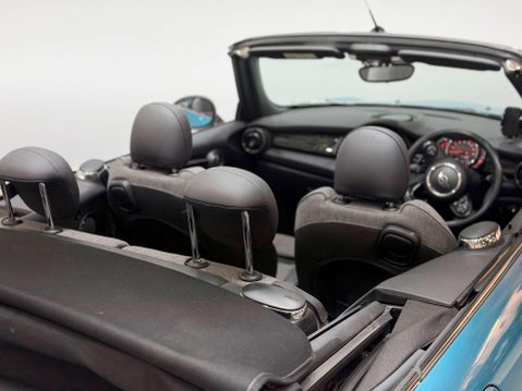 Mini Convertible 1.5 Cooper Convertible 2dr Petrol Steptronic Euro 6 (s/s) (136 ps) 37