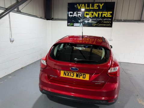 Ford Focus 1.0T EcoBoost Titanium Euro 5 (s/s) 5dr 7