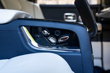 Rolls-Royce Phantom 8 28