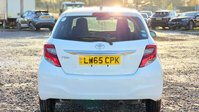 Toyota Yaris 1.33 Dual VVT-i Design Hatchback 5dr Petrol Multidrive S Euro 6 (99 ps) 15