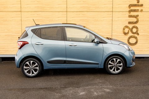 Hyundai i10 PREMIUM SE 8